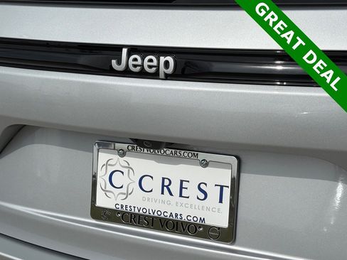 Used 2025 Jeep Grand Cherokee Limited w/ Luxury Tech Group II image 9