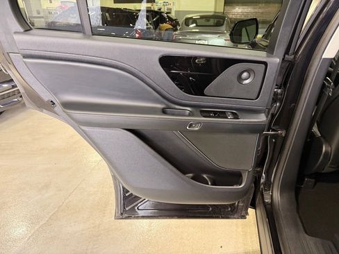 Used 2025 Lincoln Aviator Reserve w/ Jet Appearance Package AWD/4WD image 19