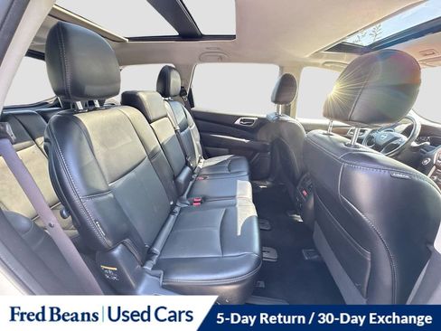 Used 2019 Nissan Pathfinder Platinum image 31