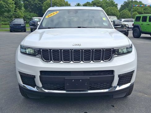 Used 2023 Jeep Grand Cherokee L Limited AWD/4WD image 2