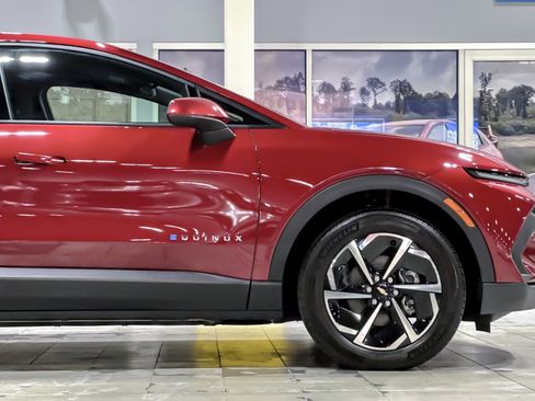 Used 2025 Chevrolet Equinox EV LT image 34