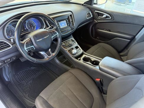 Used 2015 Chrysler 200 Limited w/ Convenience Group FWD image 10
