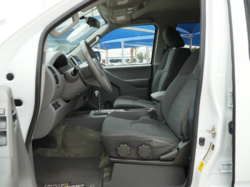 Used 2016 Nissan Frontier Desert Runner image 14