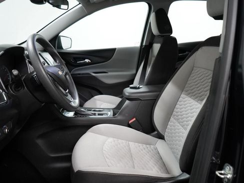 Used 2021 Chevrolet Equinox LS FWD image 9