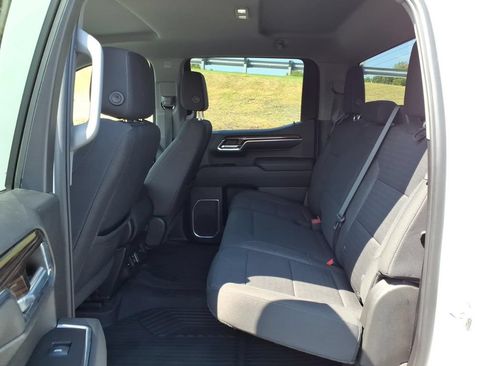 Used 2022 Chevrolet Silverado 1500 LT Trail Boss w/ Protection Package AWD/4WD image 4