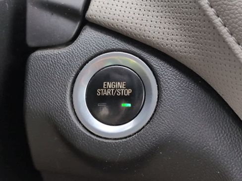 Used 2018 Chevrolet Equinox Premier AWD/4WD image 26