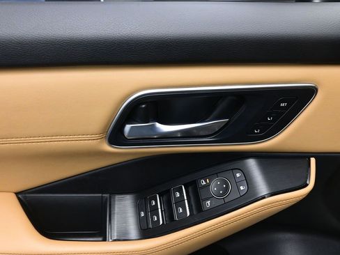 Used 2021 Nissan Rogue Platinum image 20