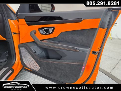 Used 2024 Lamborghini Urus S AWD/4WD image 23