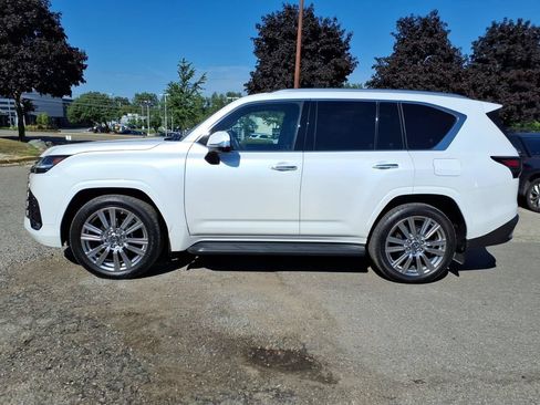 Used 2023 Lexus LX 600 4WD w/ Accessory Package (Z1) image 2