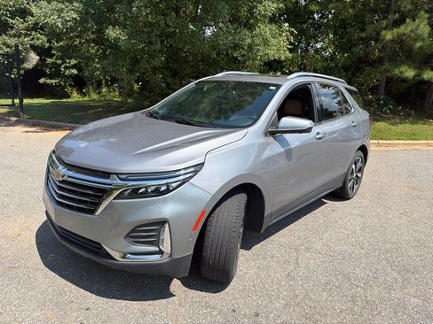 Used 2023 Chevrolet Equinox Premier AWD/4WD image 13