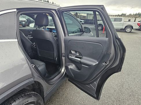 Used 2025 Mercedes-Benz GLA 250 4MATIC image 23