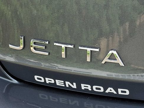 Certified 2023 Volkswagen Jetta SE FWD image 29