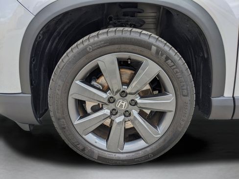 Used 2025 Honda Pilot Sport image 38
