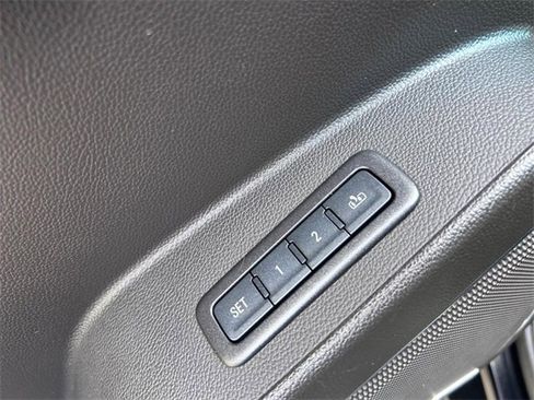 Used 2016 GMC Yukon Denali image 20