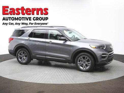 Used 2022 Ford Explorer XLT w/ Equipment Group 202A image 48