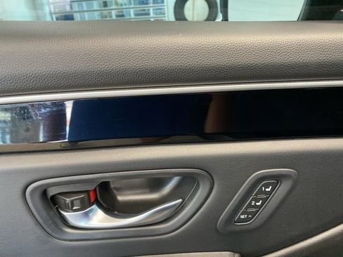 Used 2025 Honda Pilot EX-L image 31