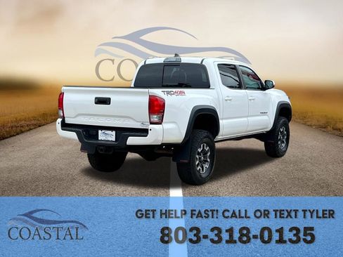 Used 2017 Toyota Tacoma TRD Off-Road w/ Premium & Technology Package image 13