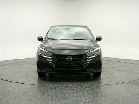 Used 2025 Nissan Versa SV image 2