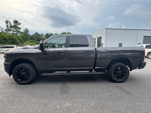 Used 2025 RAM 2500 Big Horn AWD/4WD image 8