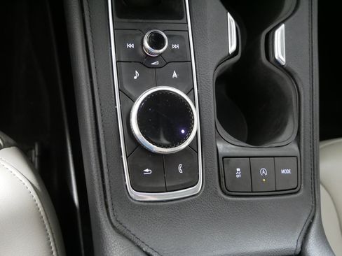 Used 2019 Cadillac XT4 Premium Luxury image 30