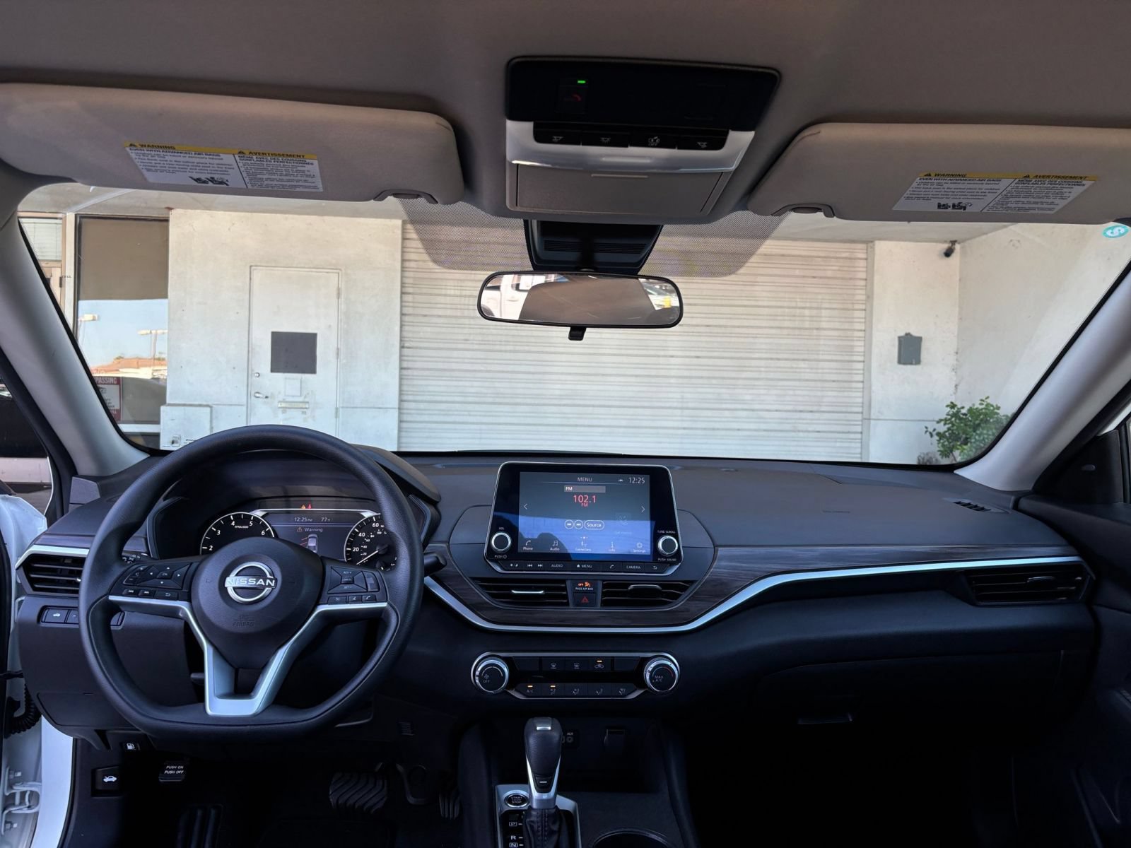 Used 2025 Nissan Altima 2.5 SV FWD image 33