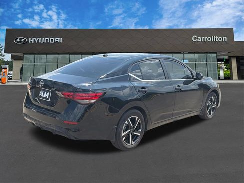 Used 2025 Nissan Sentra SV w/ All-Weather Package FWD image 5