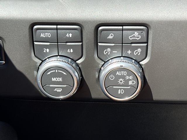 Used 2025 GMC Sierra 2500 AT4 AWD/4WD image 26