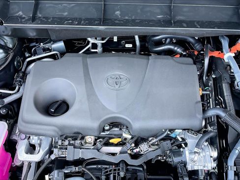 New 2026 Toyota Highlander Platinum image 17