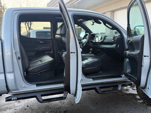 Used 2019 Toyota Tacoma TRD Off-Road image 53