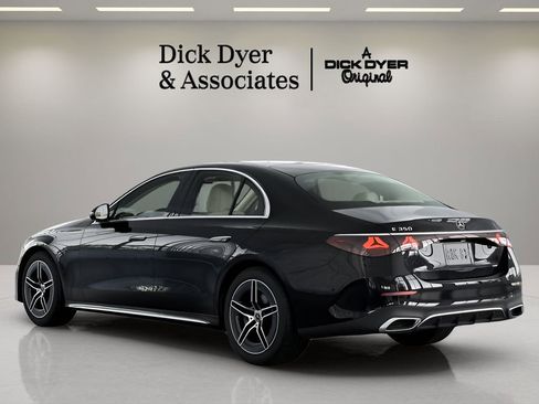 Used 2025 Mercedes-Benz E 350 Sedan image 19