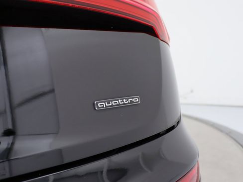 Used 2020 Audi Q5 2.0T Premium Plus w/ Premium Plus Package image 11