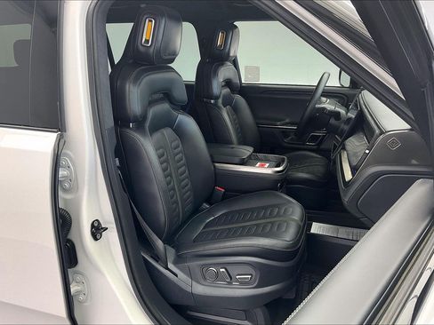 Used 2022 Rivian R1S Launch Edition AWD/4WD image 6