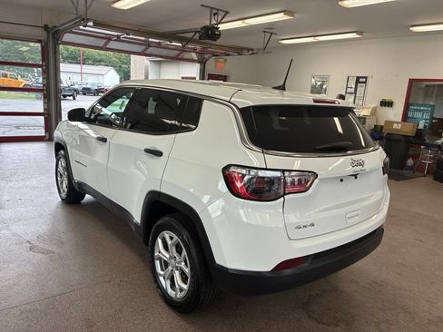 Used 2024 Jeep Compass Sport AWD/4WD image 10