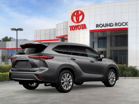 New 2026 Toyota Highlander Limited image 10