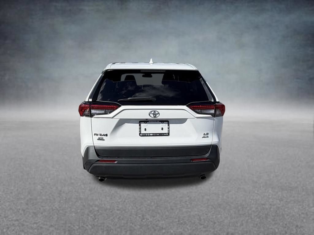 Used 2024 Toyota RAV4 LE AWD/4WD image 4