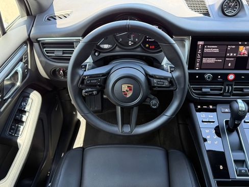Used 2026 Porsche Macan AWD/4WD image 14