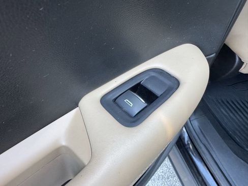 Used 2018 Cadillac XT5 Platinum w/ Driver Assist Package image 40