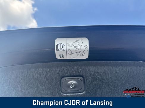 Used 2019 Ford Edge Titanium w/ Equipment Group 301A AWD/4WD image 19