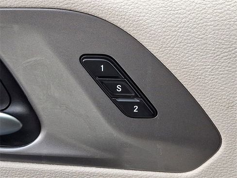 Used 2023 Chrysler Pacifica Touring-L image 22