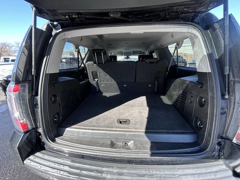 Used 2017 GMC Yukon XL SLE image 20