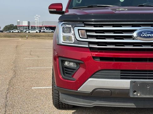 Used 2019 Ford Expedition XLT w/ Equipment Group 202A image 4