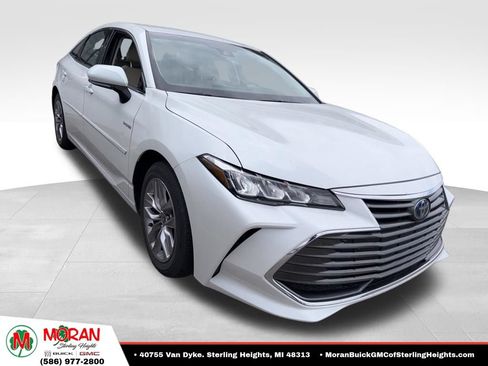 Used 2021 Toyota Avalon XLE FWD image 2
