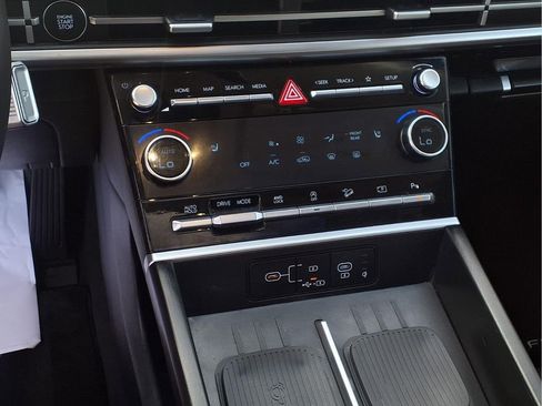 Used 2025 Hyundai Santa Fe XRT image 7