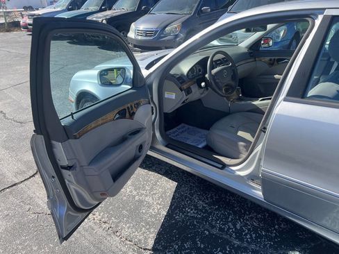 Used 2007 Mercedes-Benz E 350 Sedan image 9