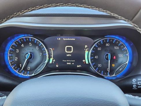 New 2025 Chrysler Pacifica Select image 10
