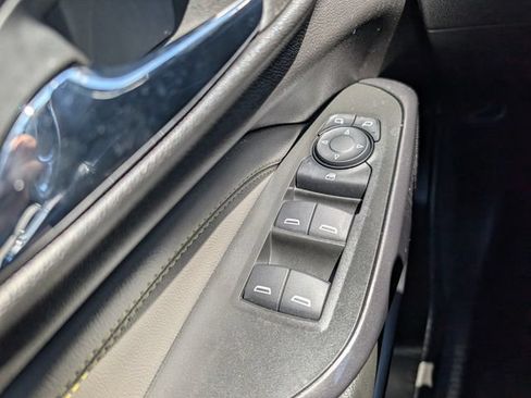 Used 2025 Chevrolet Trax ACTIV w/ Driver Confidence Package FWD image 37