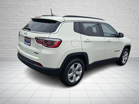 Used 2018 Jeep Compass Latitude w/ Popular Equipment Group FWD image 5