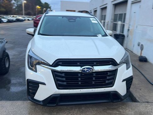 Used 2024 Subaru Ascent Premium w/ Convenience Package image 4