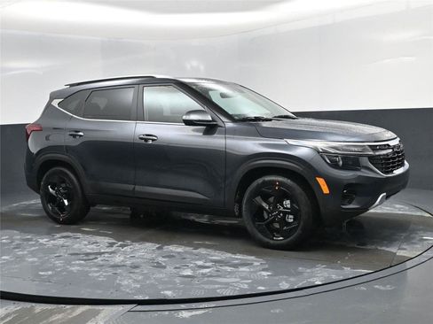 New 2026 Kia Seltos EX image 2