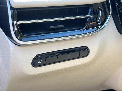 Certified 2025 INFINITI QX60 Pure w/ Cargo Package image 18